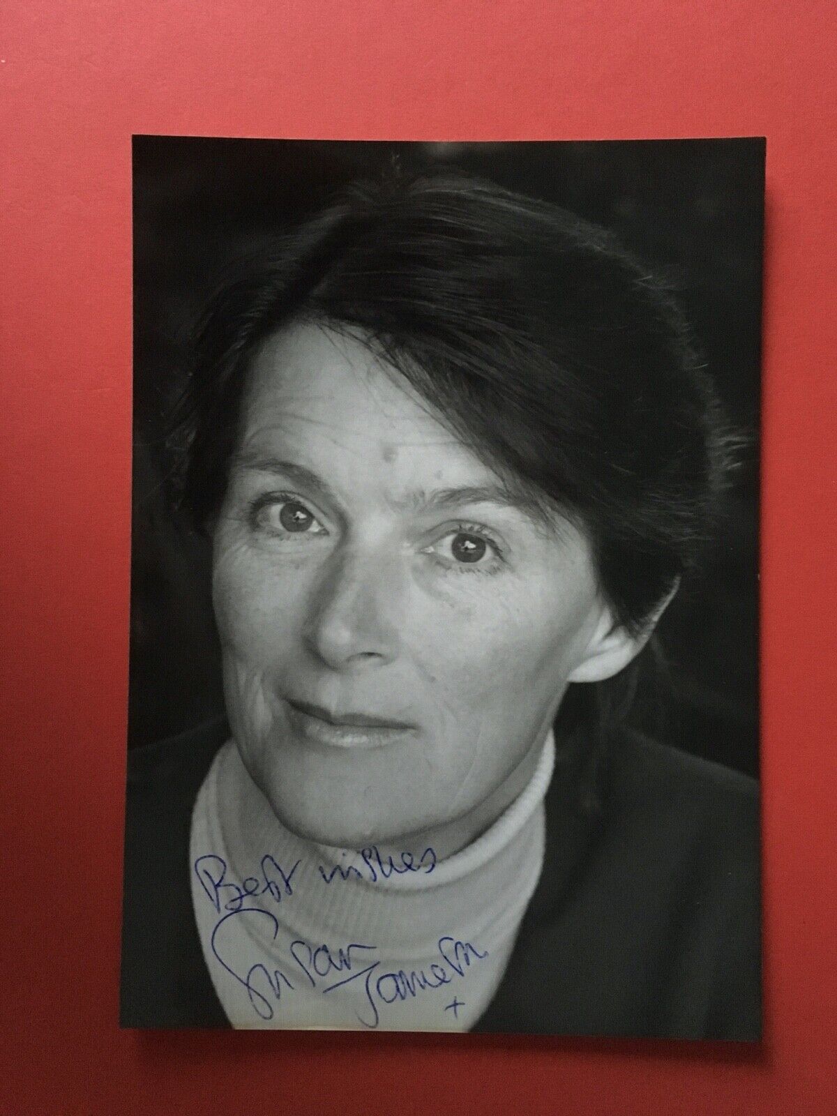 SUSAN JAMESON - POPULAR BRITISH ACTRESS - SUPERB SIGNED Photo Poster paintingGRAPH