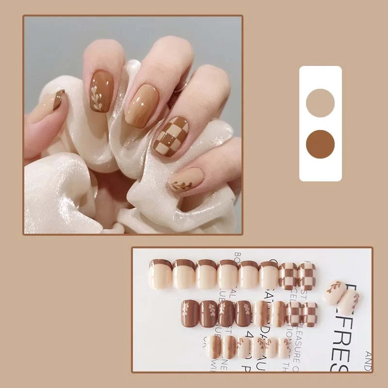 24Pcs Fashion Short Round Head Fake press on Nail Cute MilkTea Color Shiny Gold Foil Blooming Gradient artificial nail with glue-Nail Inspo