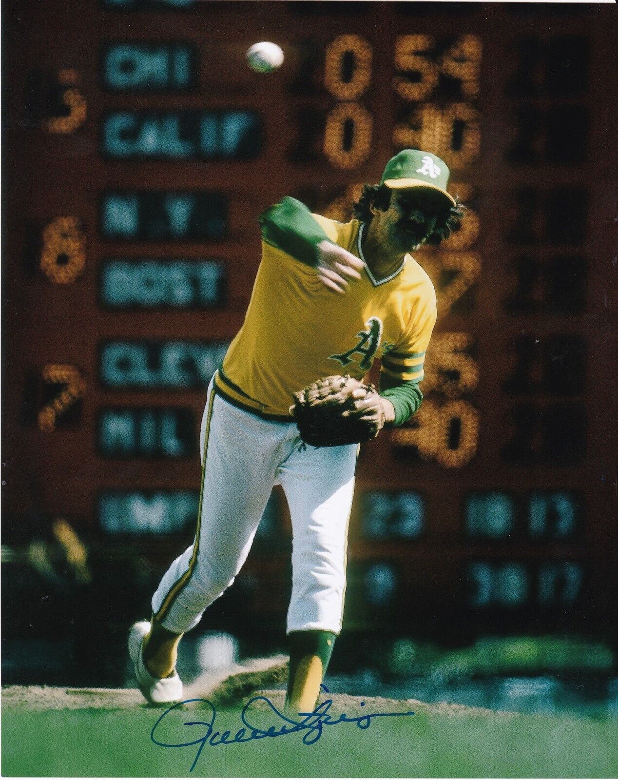 ROLLIE FINGERS OAKLAND A'S ACTION SIGNED 8x10