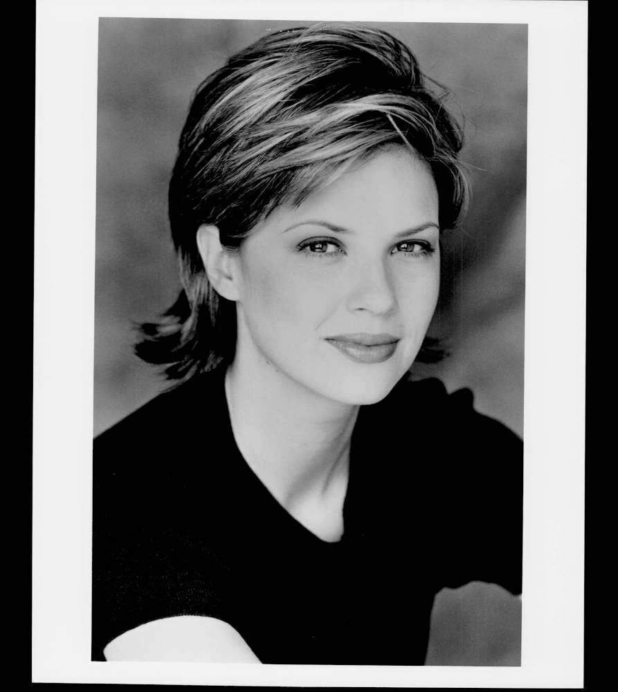 MEGAN WARD - 8x10 Headshot Photo Poster painting w/ Resume - Party of Five