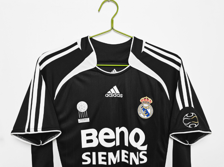 Retro 2006-07 Real Madrid Third Away Football Shirt