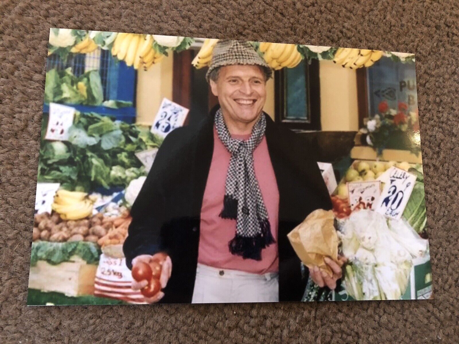 PETER DEAN (EASTENDERS) UNSIGNED Photo Poster painting- 6x4”