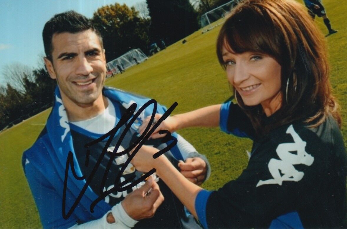 PORTSMOUTH HAND SIGNED RICARDO ROCHA 6X4 Photo Poster painting 2.