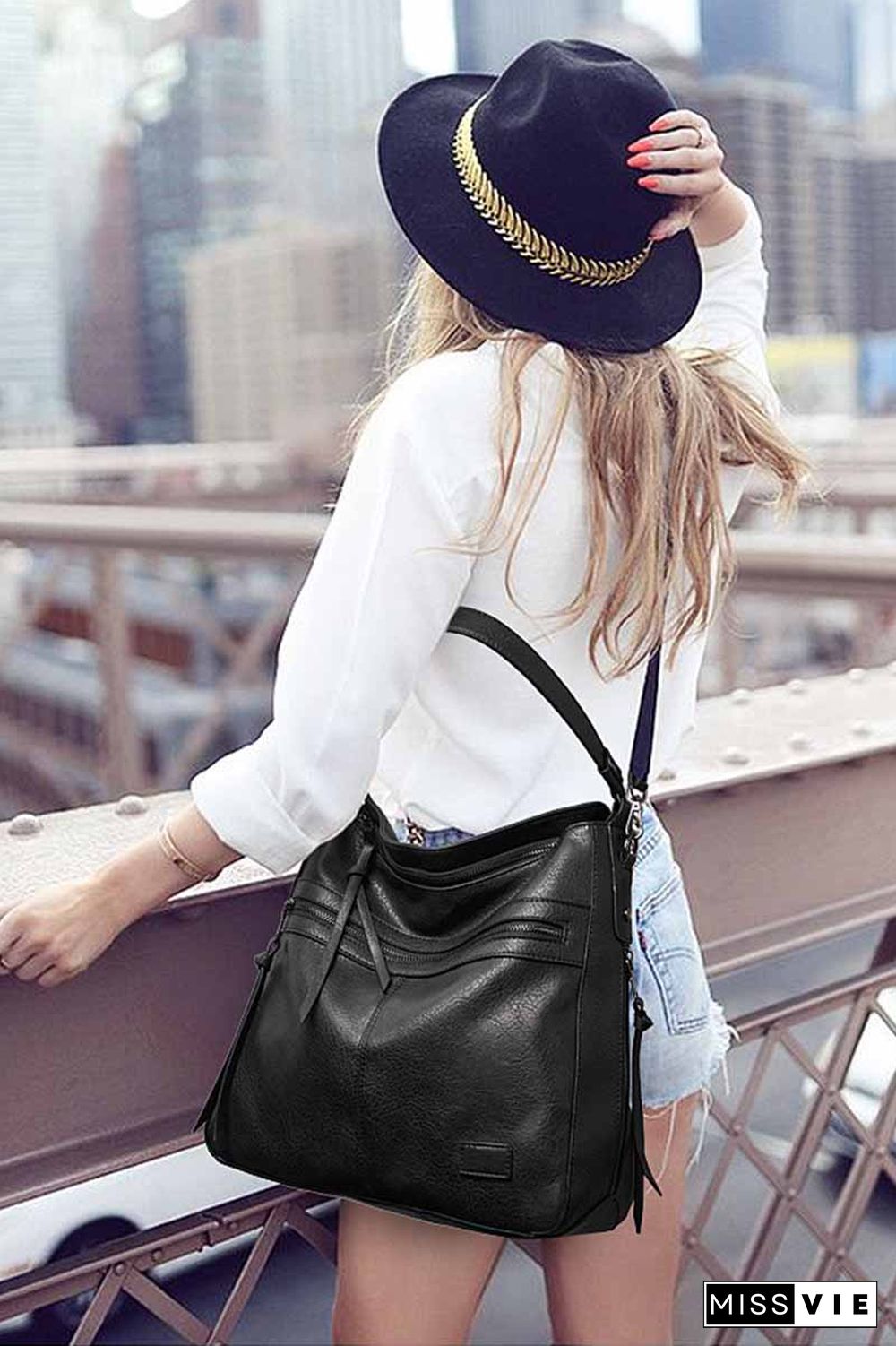 Vintage Shoulder Bag With Zipper And Tassel