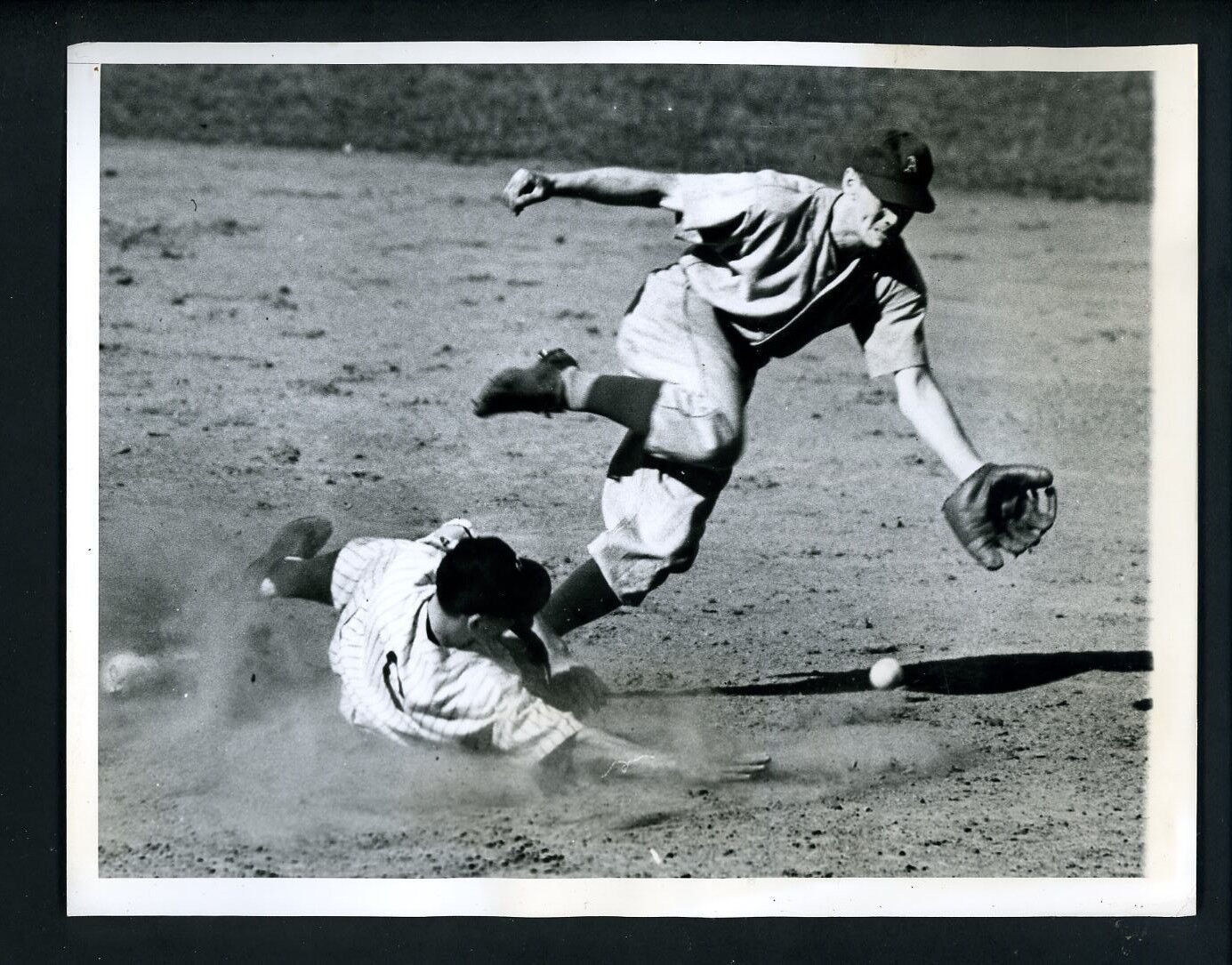 Dario Lodigiani & Joe Gordon 1938 Type 1 Press Photo Poster painting Philadelphia A's Yankees