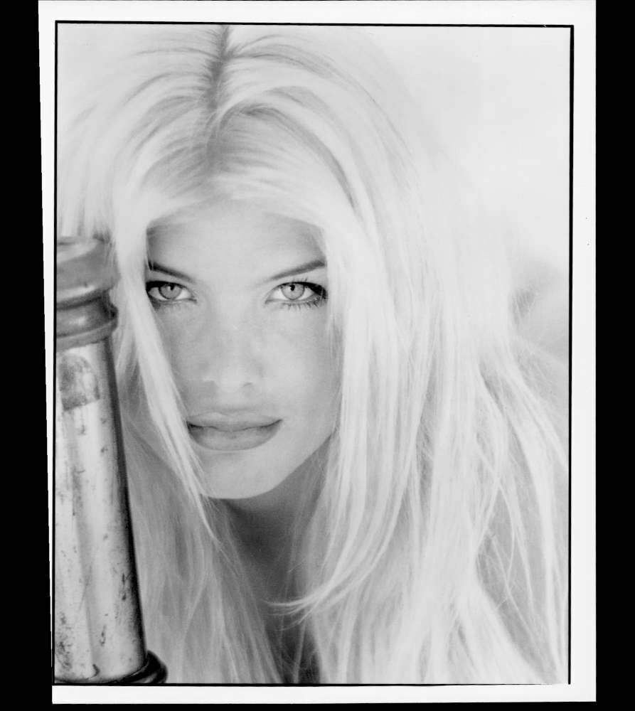 VICTORIA SILVSTEDT - 8x10 Headshot Photo Poster painting w/ Resume - '97 Playboy