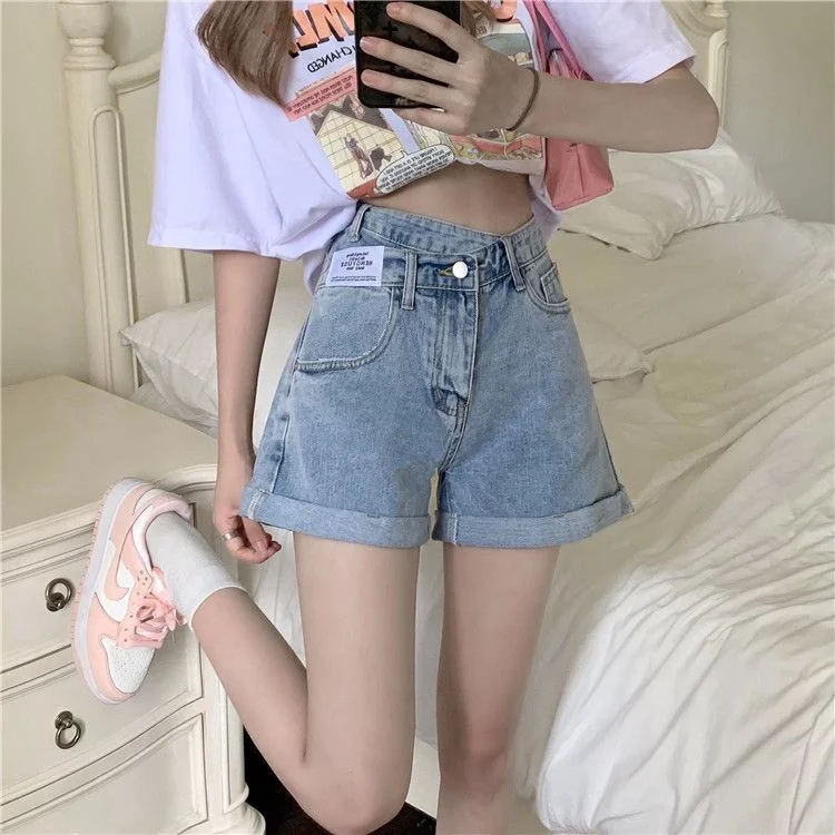 High Waist Lettering Patch Washed Denim Shorts SP19083