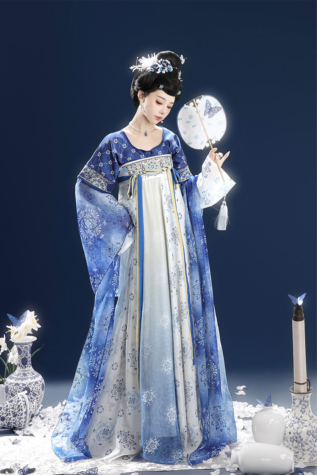 Ming Dynasty Blue Hanfu Dress with Qixiong  Ruqun Skirt and Pi Bo - qinghuaci 青花瓷 Stupa Stones