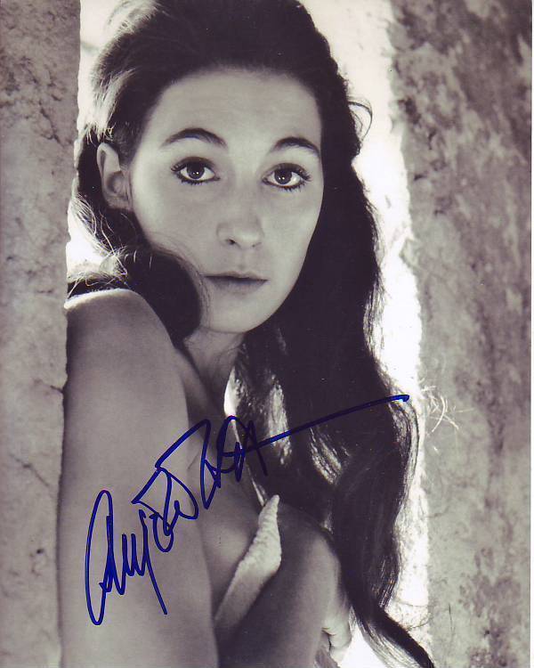 ANJELICA HUSTON signed autographed 8x10 Photo Poster painting