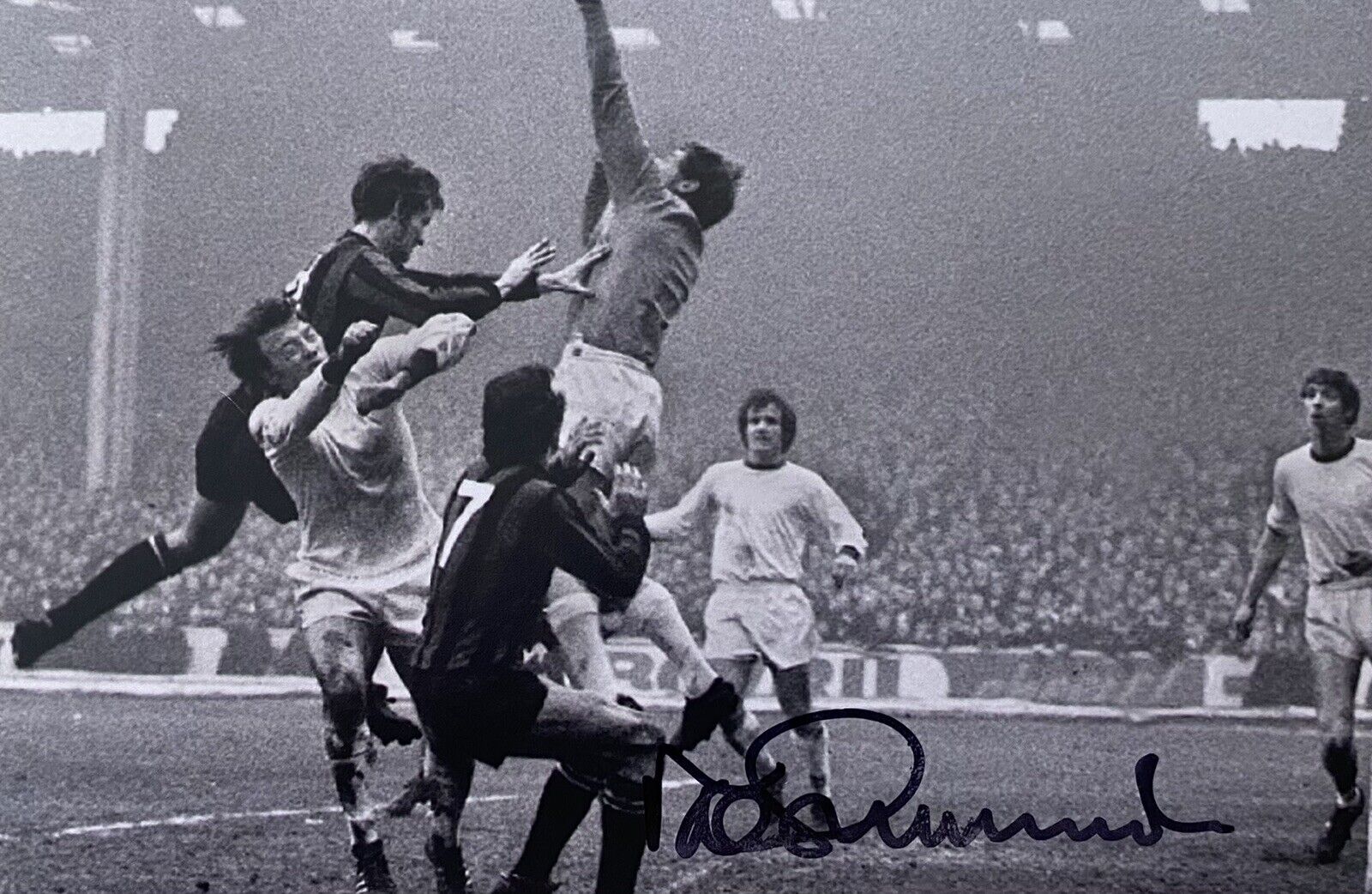 Mike Summerbee Genuine Hand Signed Manchester City 6X4 Photo Poster painting 3