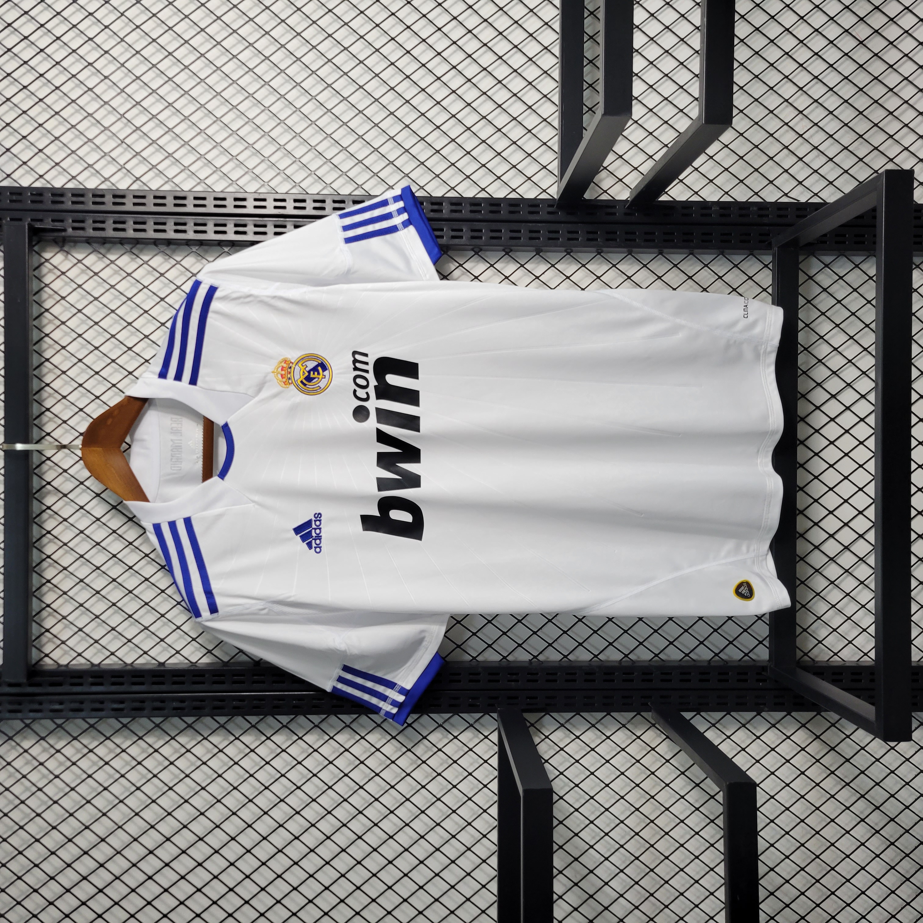 Retro Real Madrid 10-11 Home Stadium Jersey