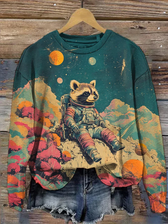 Women's Raccoon Astronaut Encounters A Fantasy Landscape Art Print Casual Sweatshirt