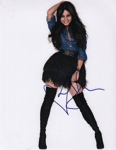 Vanessa Hudgens signed 11X14 Photo Poster painting