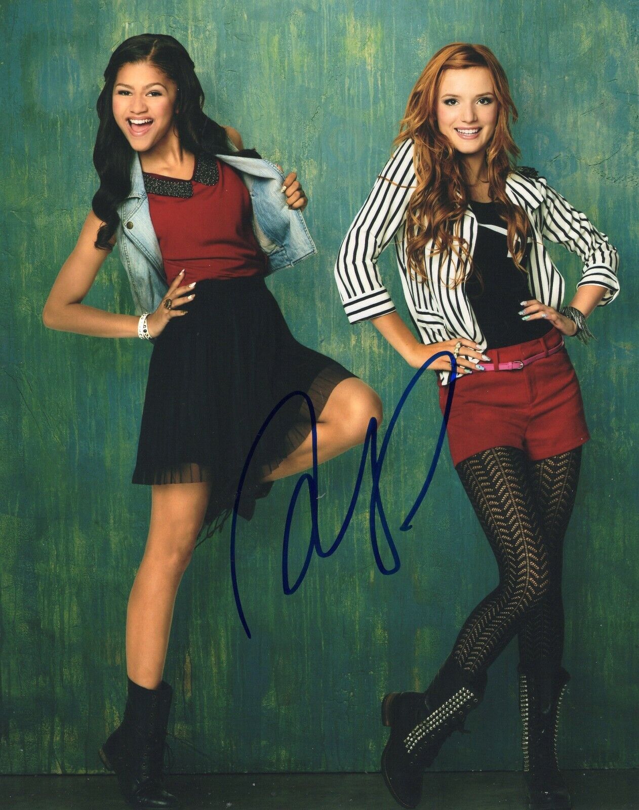 Bella Thorne Actress Signed 8x10 Photo Poster painting w/COA Disney Shake It Up #2