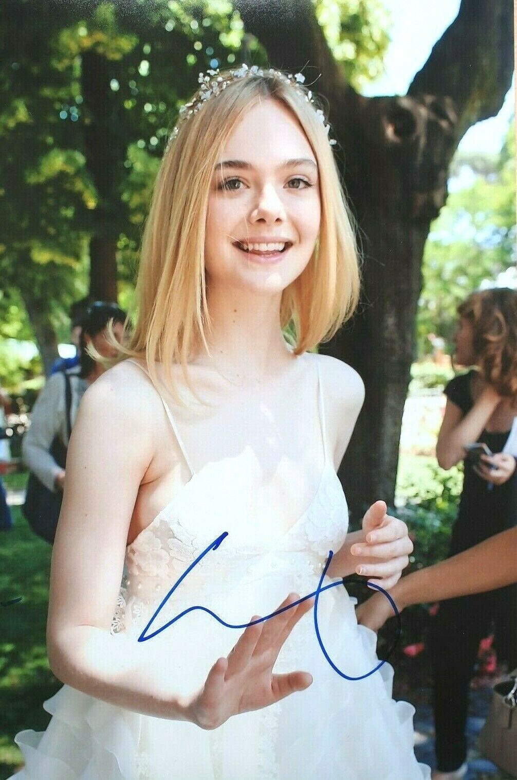 ELLE FANNING Signed Autographed Photo Poster painting EXACT VIDEO PROOF Nightingale Super 8