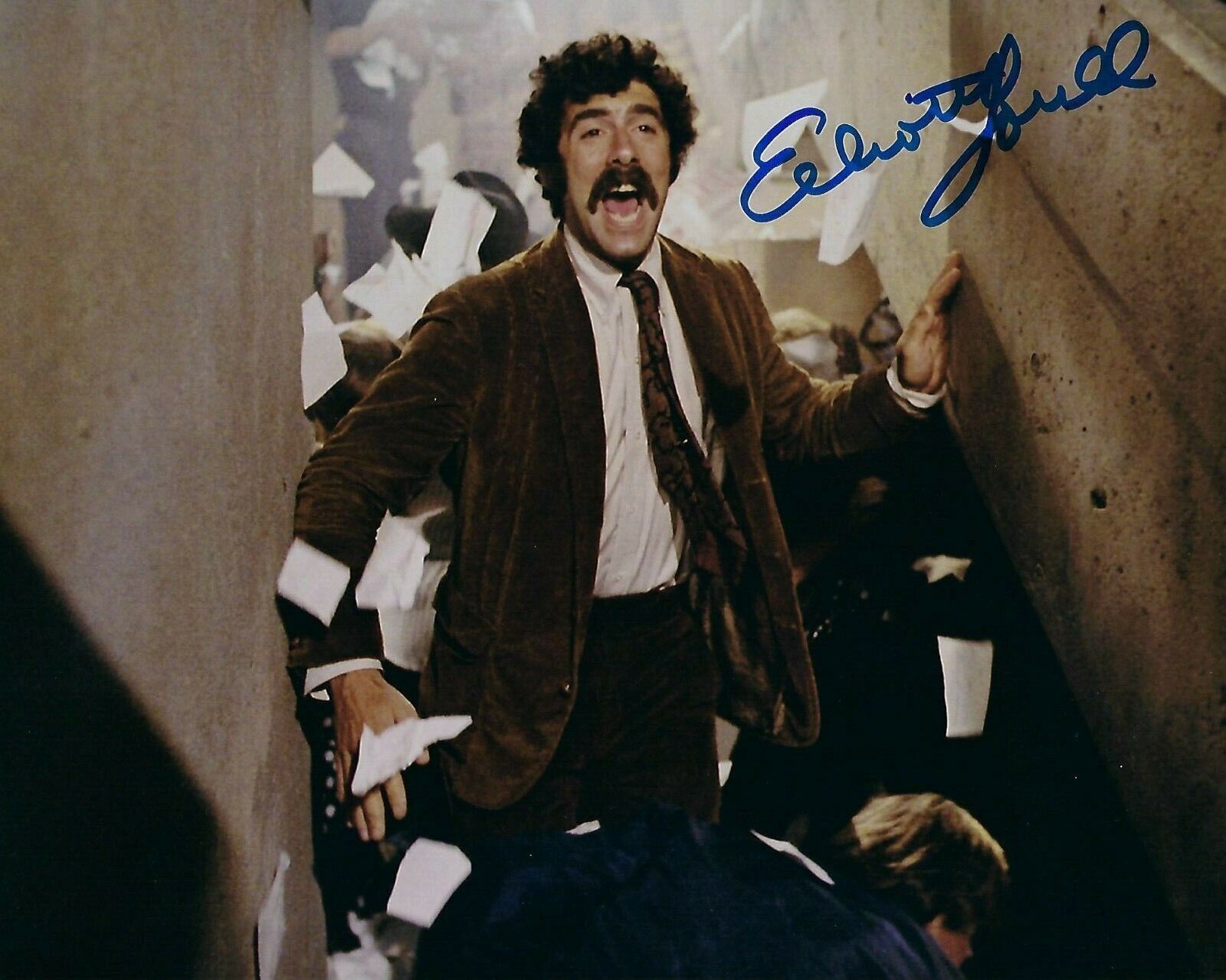 GFA Mash Trapper John McIntyre * ELLIOTT GOULD * Signed 8x10 Photo Poster painting E1 COA