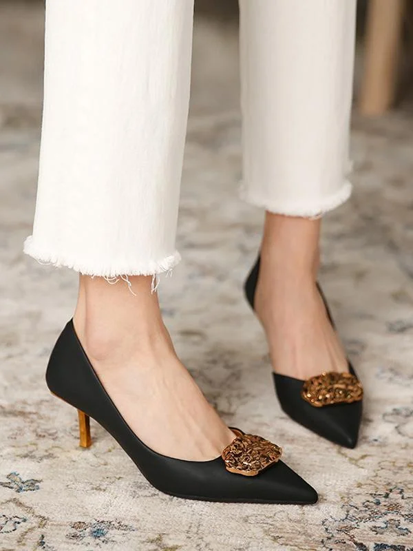 Elegant stiletto pointed toe shallow side hollow single shoes