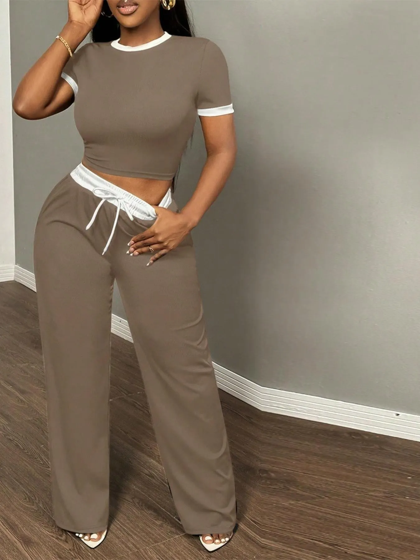 Women's New Casual Color-Blocked Round Neck Short Sleeve Two-Piece Set, Matching Clothing Set, Adjustable Drawstring Waist with Side Pockets, All-Season Womenswear Fit, Clothes