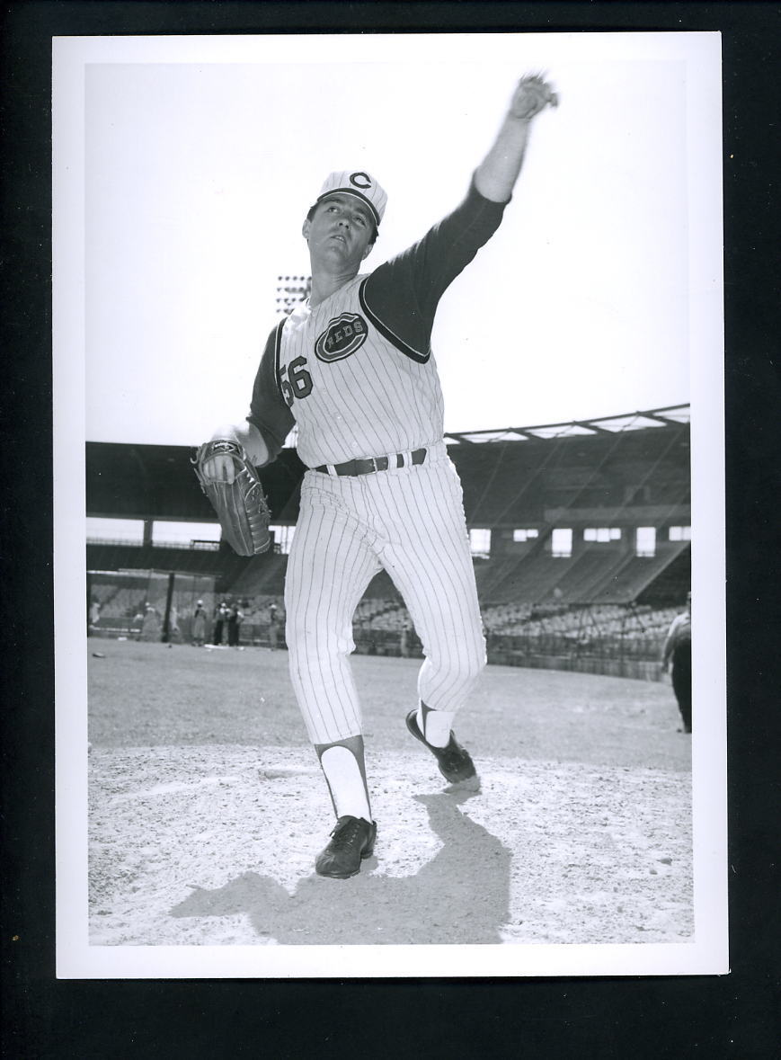 Ted Davidson The Sporting News & Cincinnati Reds Inc. 1966 Press Photo Poster painting pitching