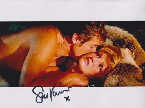 SUE VANNER 007 JAMES BOND AUTOGRAPH AS THE LOG CABIN GIRL THE SPY WHO LOVED ME