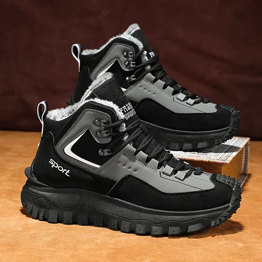 Wasserdicht, rutschfest, durchstichfest und sto&szlig;fest, geeignet f&uuml;r den Alltag und Outdoor-Abenteuer.