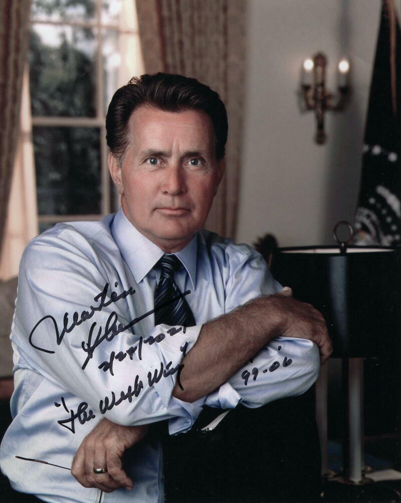 MARTIN SHEEN SIGNED AUTOGRAPH 8X10 Photo Poster painting - THE WEST WING STAR, APOCALYPSE NOW