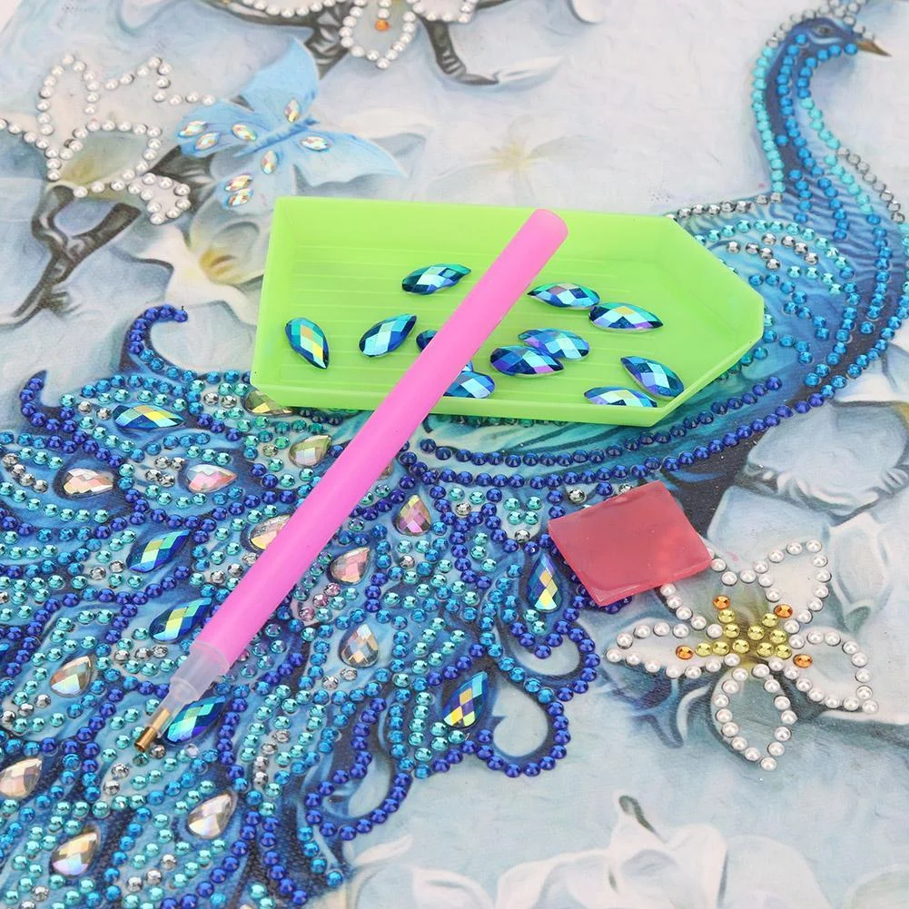 Diamond Painting - Special Shaped Drill - Noble peacock(30*50cm)