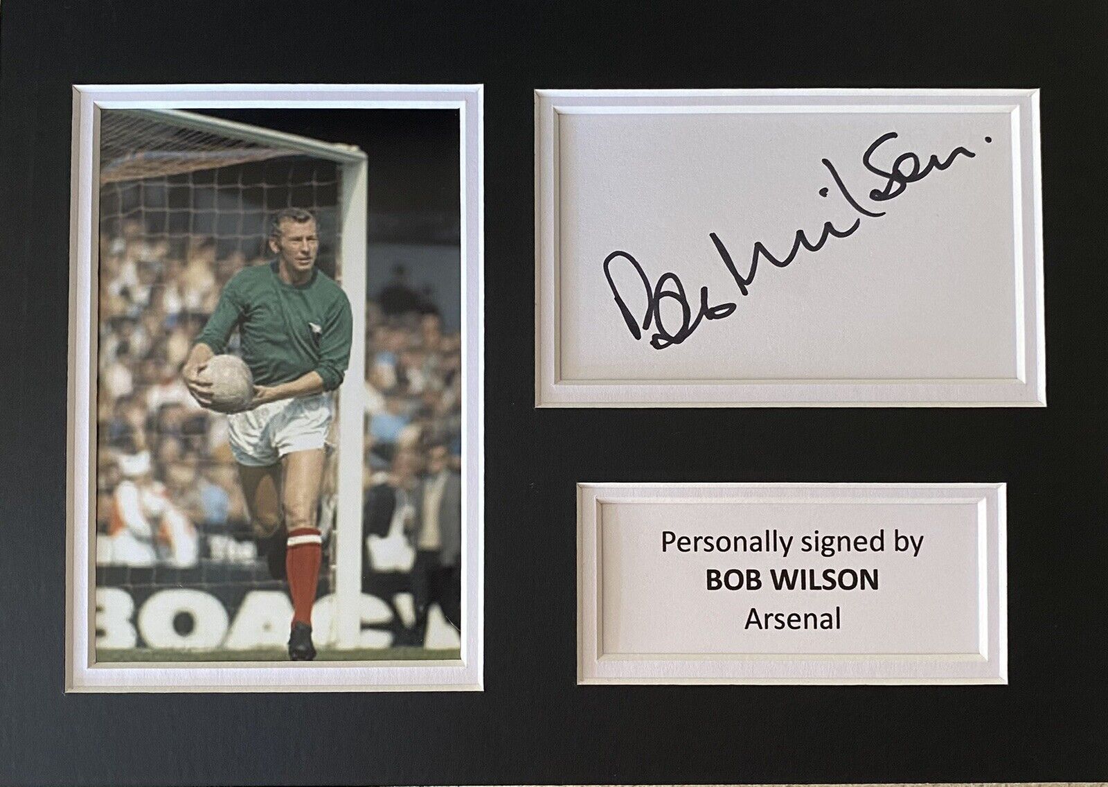 Bob Wilson Hand Signed White Card In A4 Arsenal Mount Display