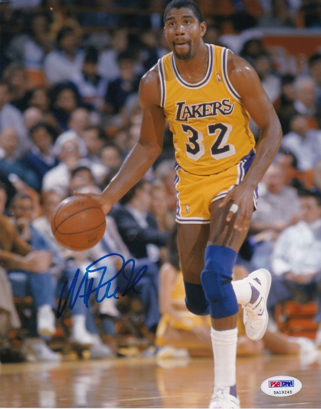 MAGIC JOHNSON LOS ANGELES LAKERS PSA AUTHENTICATED ACTION SIGNED 8x10