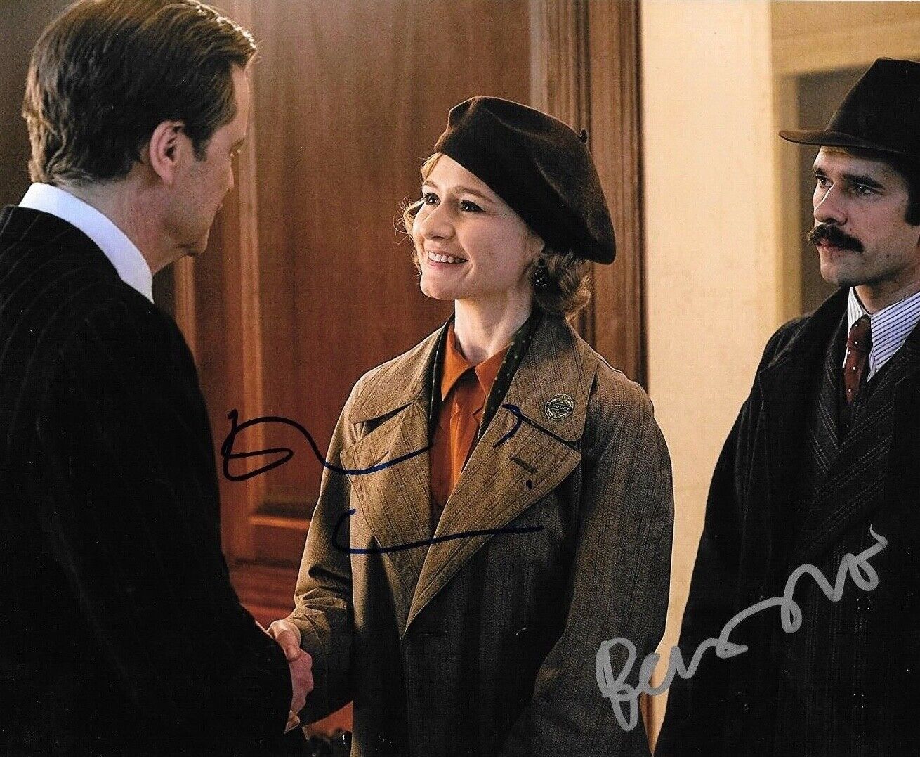 * EMILY MORTIMER & BEN WHISHAW * signed 8x10 Photo Poster painting * MARY POPPINS RETURNS * 1