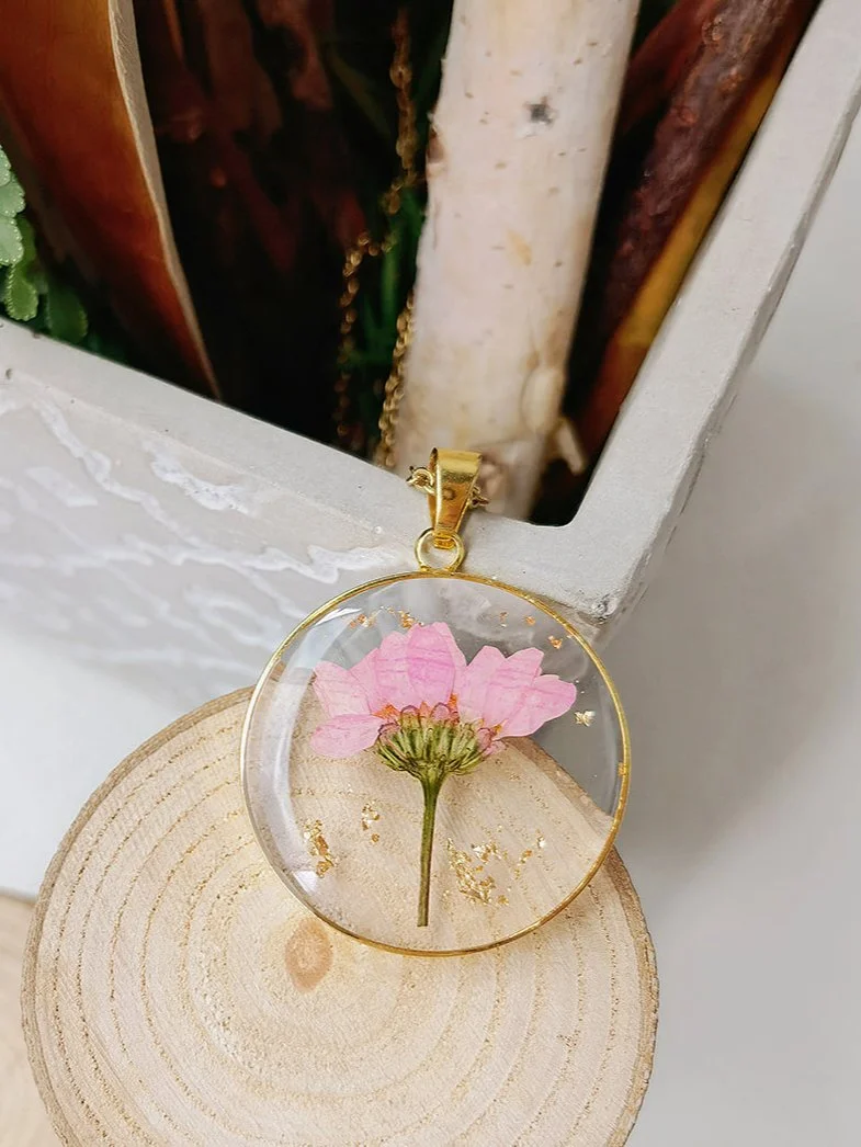 Blushing Daisy Resin Floral Necklace