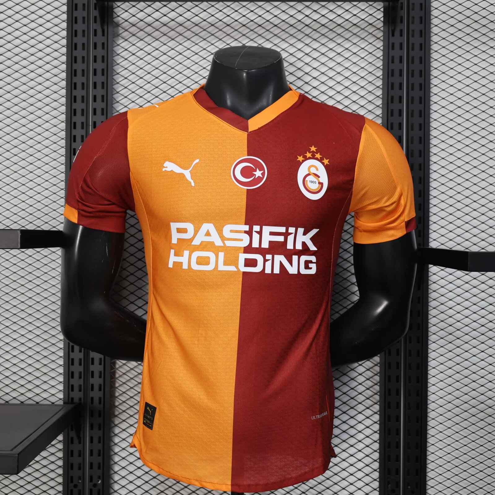 2025/2026 Player Version Galatasaray Home Football Jersey 1:1 Thai Quality（The player version jersey is a bit tight, please pay attention to the size selection）