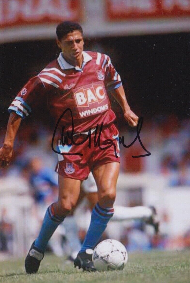 CHRIS HUGHTON HAND SIGNED 6X4 Photo Poster painting WEST HAM UNITED FOOTBALL AUTOGRAPH 1