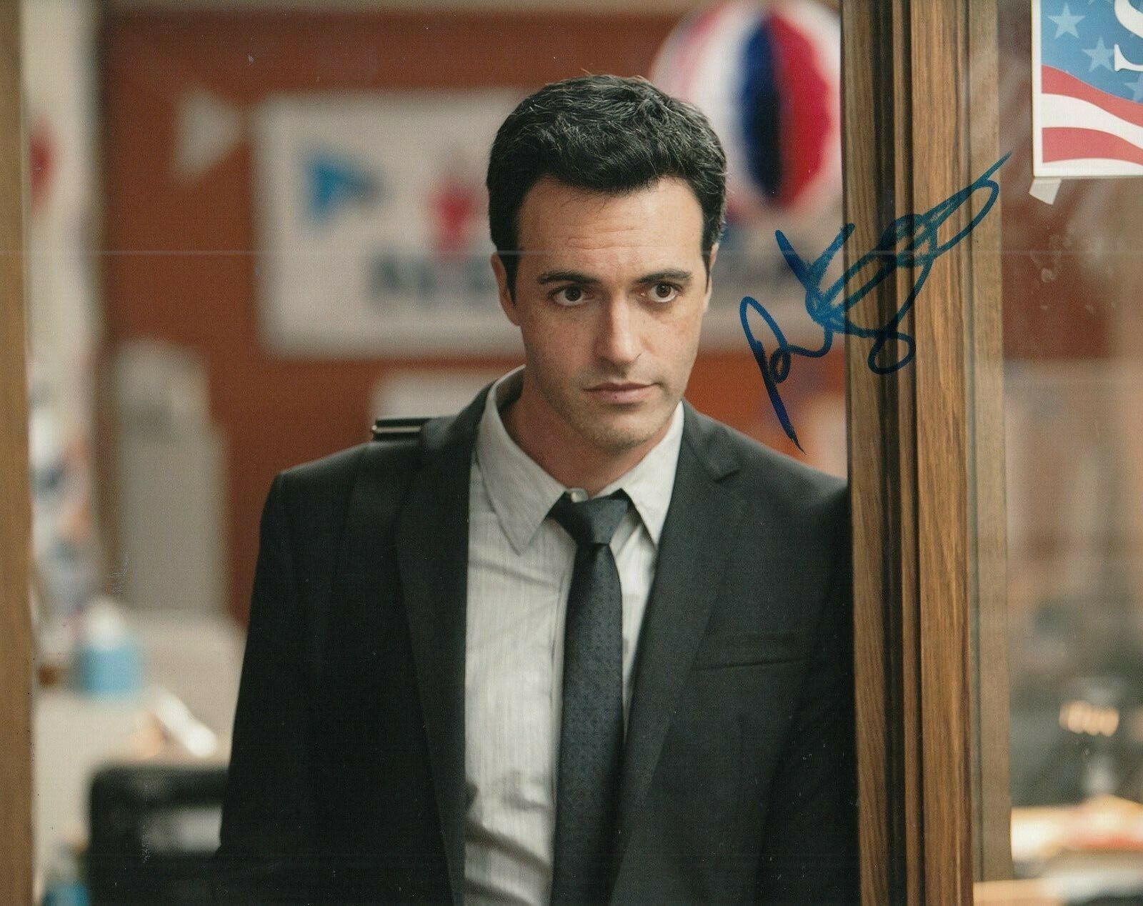 REID SCOTT signed (VEEP) TV SHOW 8X10 autographed Photo Poster painting *Dan Egan* W/COA #1