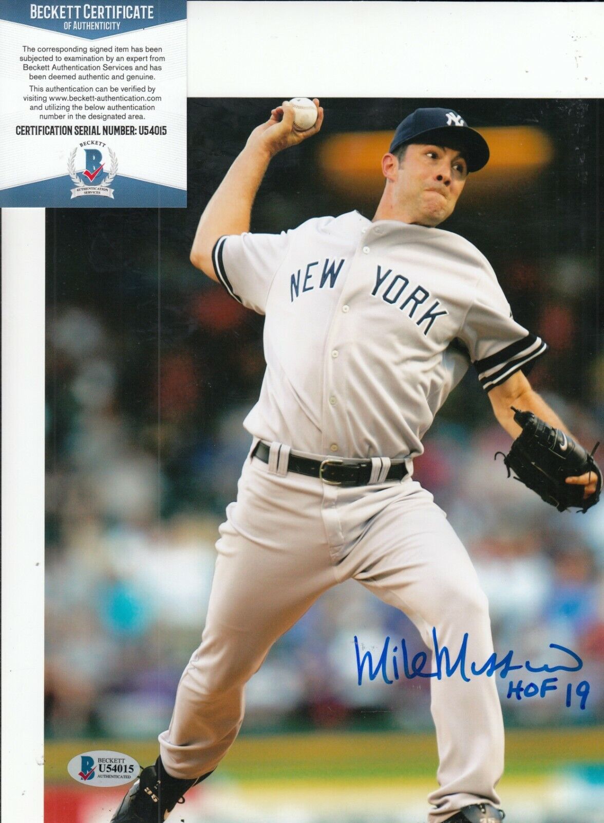 MIKE MUSSINA signed (NEW YORK YANKEES) Baseball 8X10 Photo Poster painting BECKETT BAS U54015