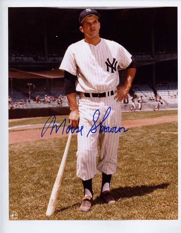 Moose Skowron Yankees Signed Autographed 8 X 10 Photo Poster painting leaning on bat pose