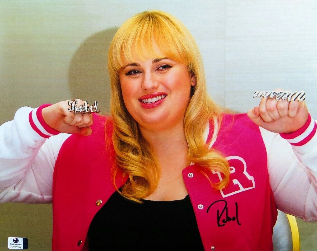 Rebel Wilson Signed Autographed 11X14 Photo Poster painting Pitch Perfect School Jacket GV814522