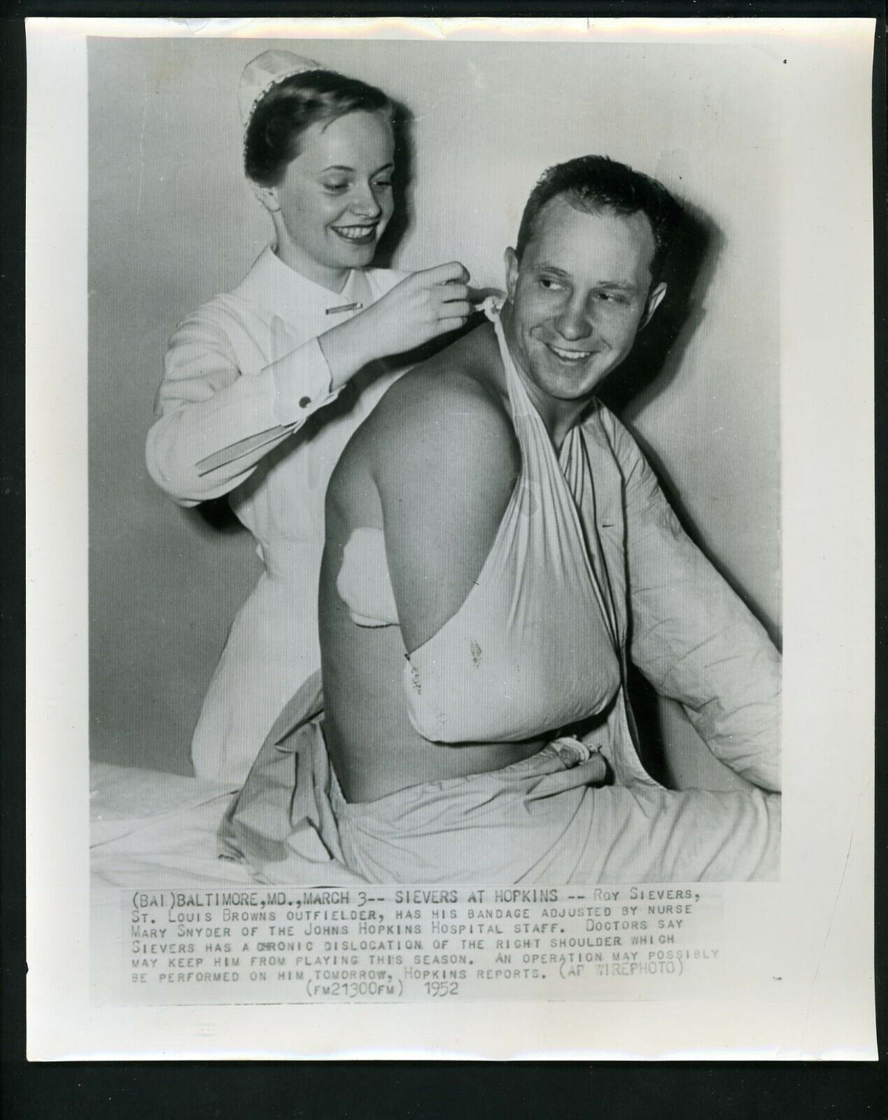 Roy Sievers shoulder injury 1952 Press Photo Poster painting St. Louis Browns Nurse Mary Snyder