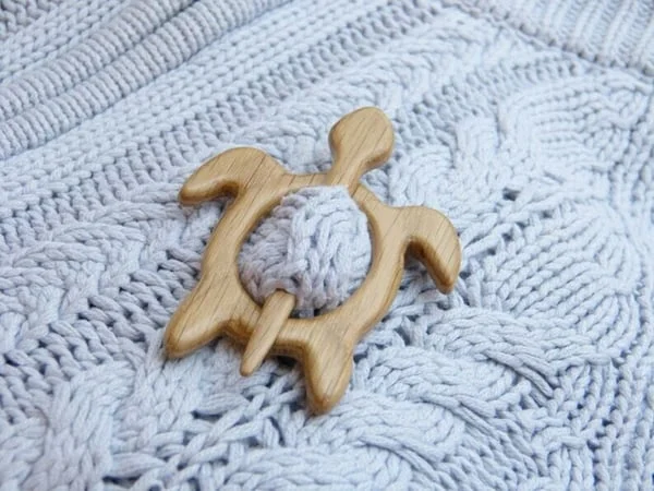 🔥LAST DAY 70% OFF🔥Brooch pin with wooden animal pattern (sweater clip)