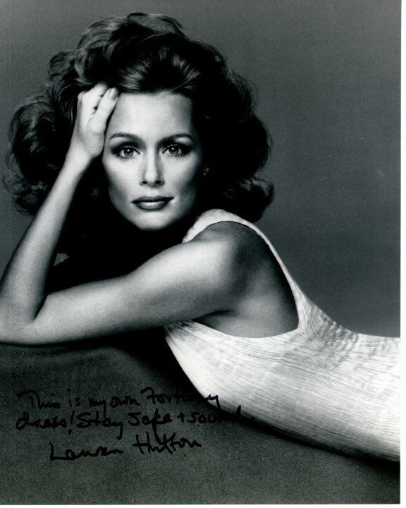 LAUREN HUTTON Signed Autographed Photo Poster painting GREAT CONTENT