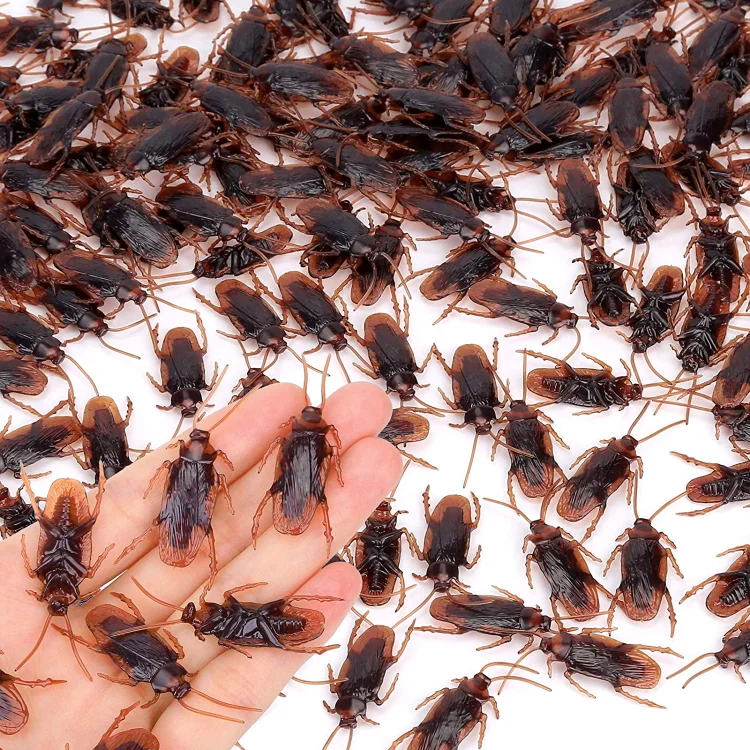 120PCS Prank Fake Roaches, Lifelike Fake Cockroaches Gag Toys Plastic Cockroaches, High Simulation Cockroach for Party Prank, Trick Joke Game Props