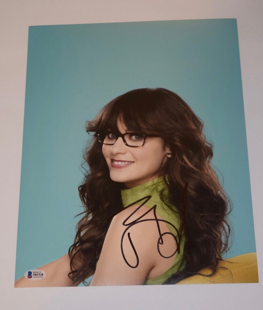 Zooey Deschanel Signed Autographed 11x14 Photo Poster painting NEW GIRL Actress Beckett COA