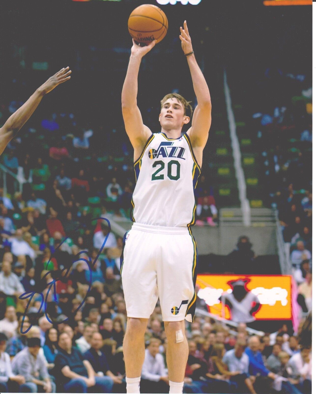 GORDON HAYWARD signed UTAH JAZZ 8X10 Photo Poster painting