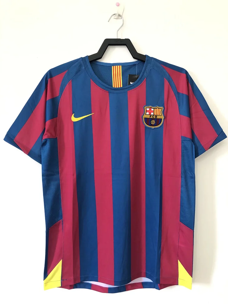 2005/2006 Barcelona home jersey league version