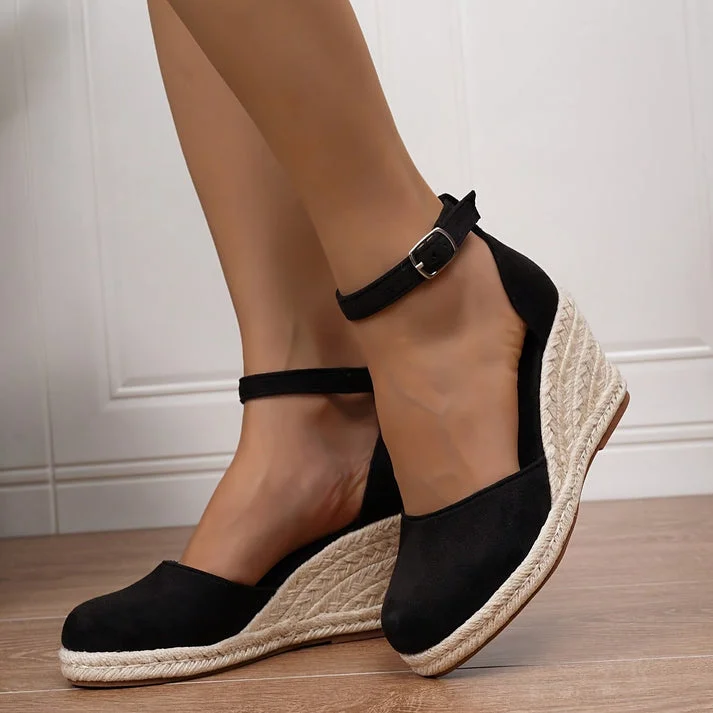 Strappy Comfortable Flat Sandals