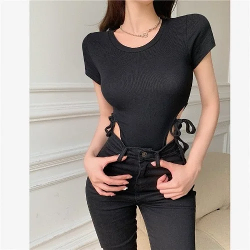 WOMENGAGA T-shirt Women's Fashion Bandage Small Round Neck Exposed Waist Sexy Short Sleeve Top New Summer Tshirt 2021 NR78