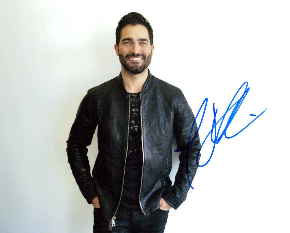 Tyler Hoechlin (Supergirl) signed authentic 8x10 Photo Poster painting COA