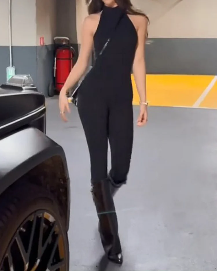 Sleeveless solid color waist jumpsuit