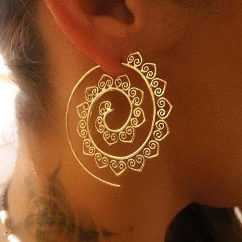 Minnieskull Round spiral exaggerated retro ladies earrings - Minnieskull