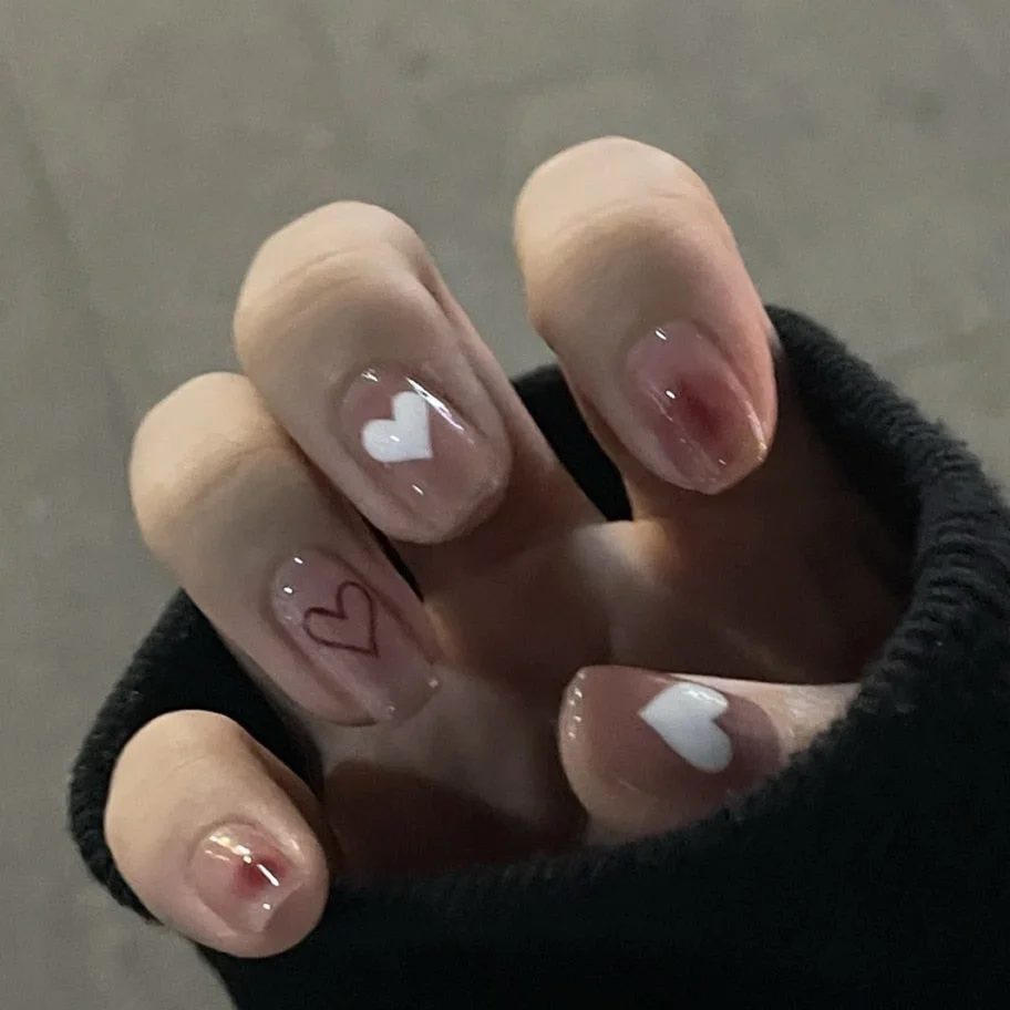 24Pcs Coffee Color With Grids Heart Designs False Nail Full Cover Fake Nails with Glue Detachable Wearable Manicure Nail Tips-Nail Inspo